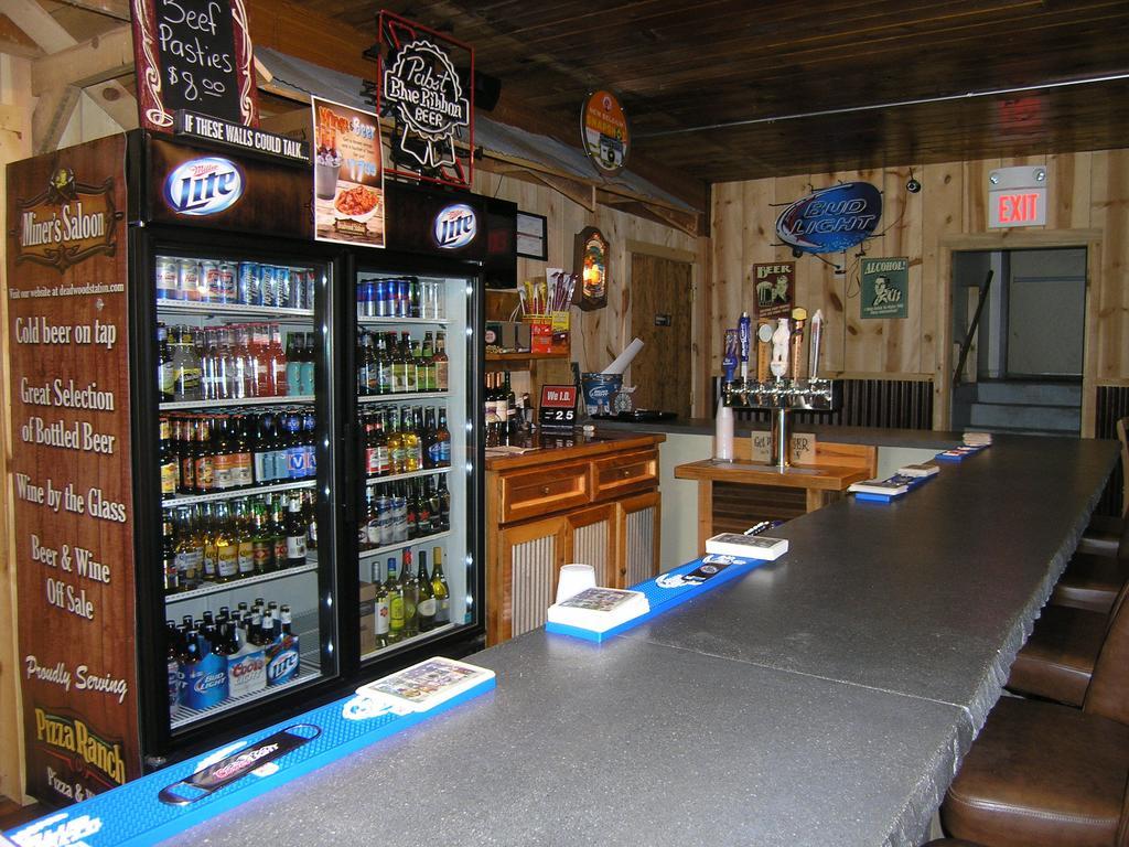 Deadwood Station Bunkhouse And Gambling Hall Motel Exterior photo